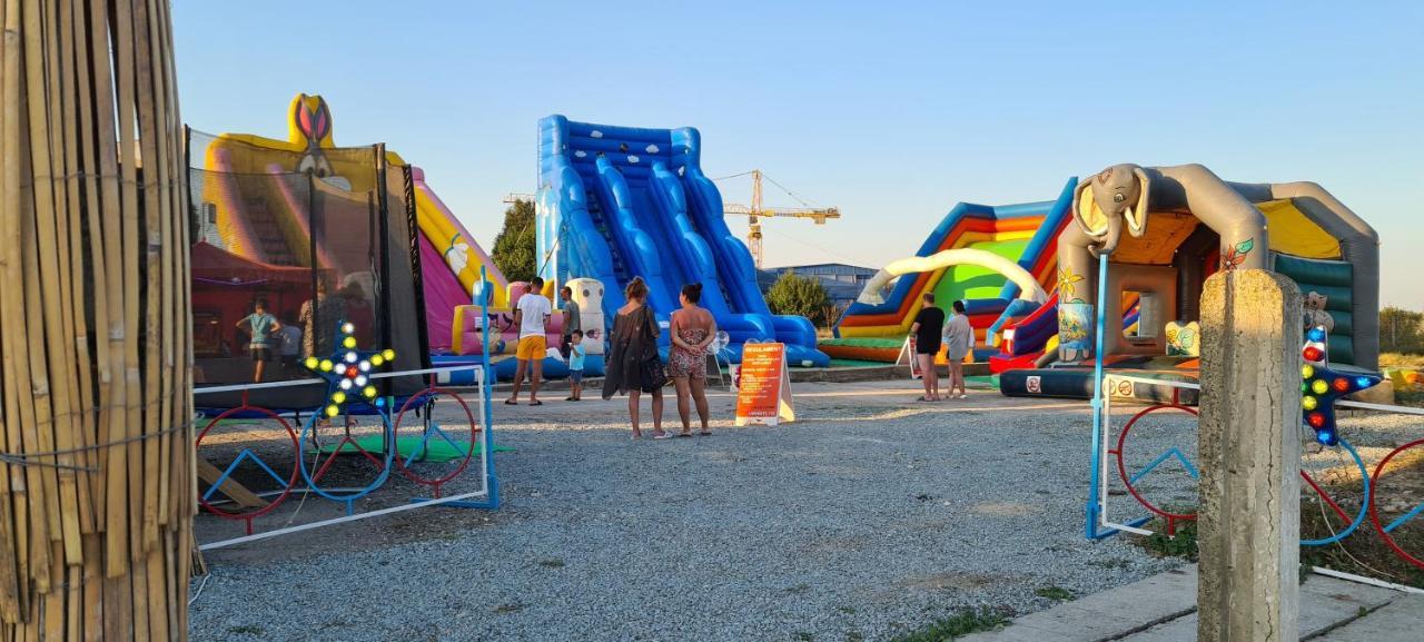 Hotel Casa Epat Două Mai Zewnętrze zdjęcie